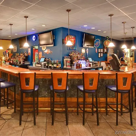 Ramada Plaza Rochester Airport-3
