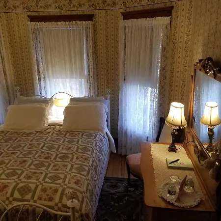 Rose & Thistle Bed & Breakfast-2