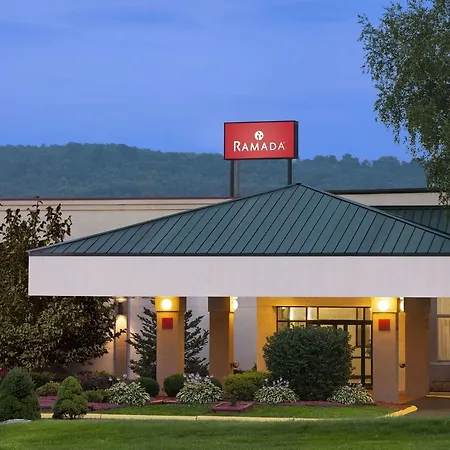 Ramada By Wyndham Cortland Hotel & Conference Center-3