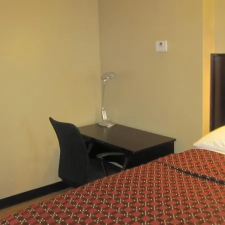 Red Roof Inn Flushing Hotel-3