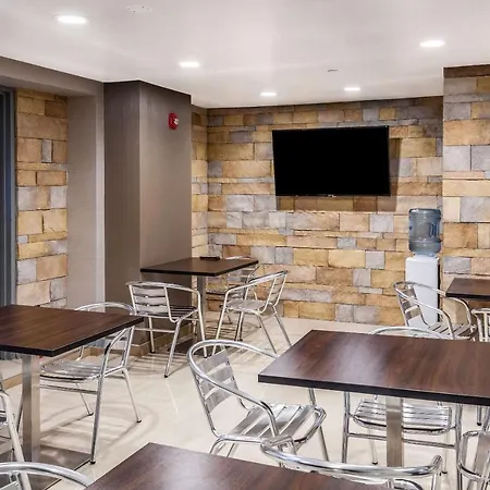 Umbrella Hotel Brooklyn - Newly Renovated-3