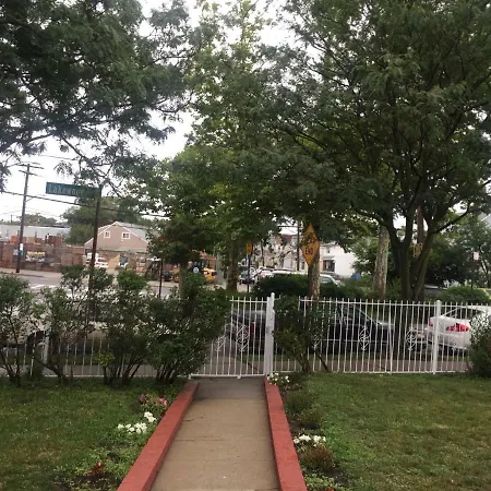 Guest House 5 Min. From Jfk-2