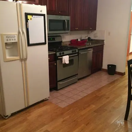 Two Br Apt In Jamaica Estates-2