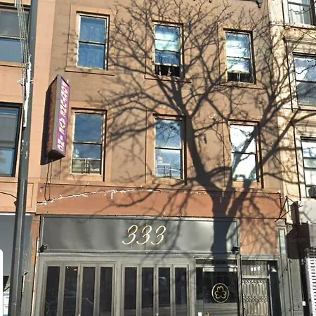 Cozy Fully Furnished Apartment Near Prospect Park & Public Transport-3