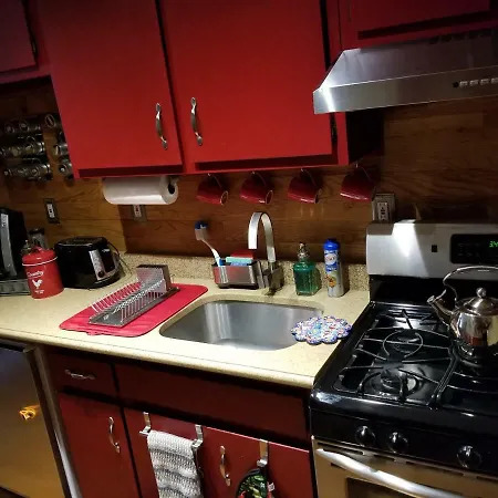 Spacious Fully Furnished Harlem Apartment Near Morningside Park-2