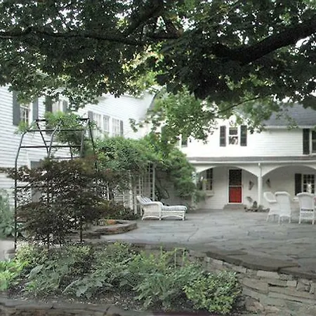 Niagara Mansion Carriage Suite-2
