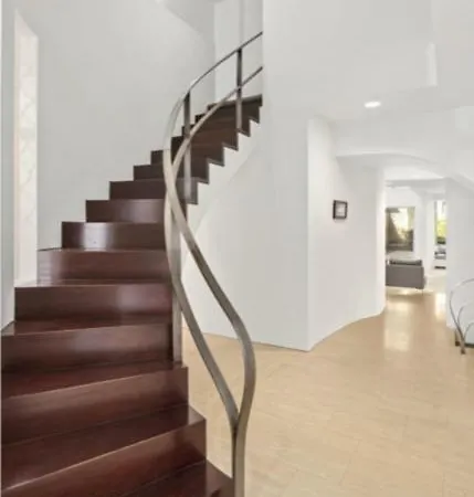 Private Luxury Home Near Un-2