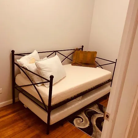 2 Bedroom Classy Brooklyn Apt-10 Mins From Barclays Center!-3