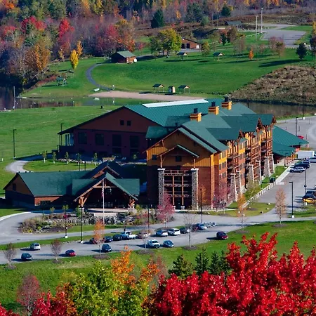 Hope Lake Lodge & Indoor Waterpark-3