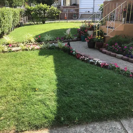 Beautiful Room Near Jfk And Close To Laguardia Airports-2