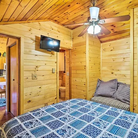 Walk To Beach! Bolton Landing Cottage W/ Deck-2