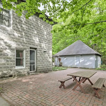 Lakefront Old Forge Home W/ Boat Ramp + Beach-2