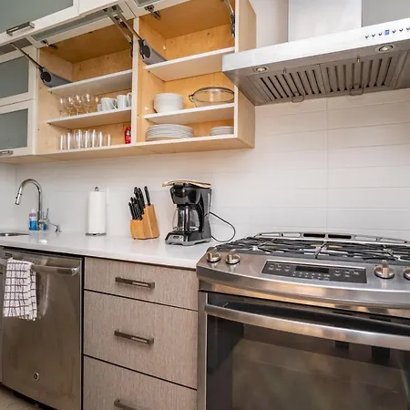 2Nd Ave Apartments 30 Day Rentals-2