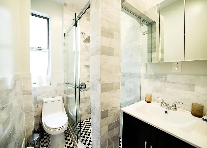 Newly Renovated Heart Of Lower East Side 2Br 1Ba, 5 Min Walk To Soho, 1 Block To Whole Foods, Washer Dryer! New York