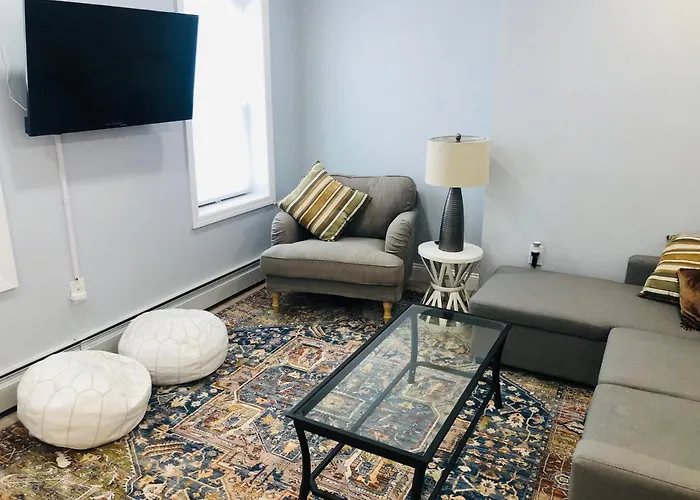Luxury 3 Bedroom Apartment With Backyard + Close Transport New York