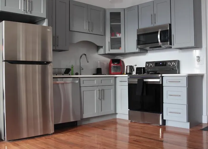 Pet friendly A Luxurious 5 Star Location 2 Queen Bed'S Troy
