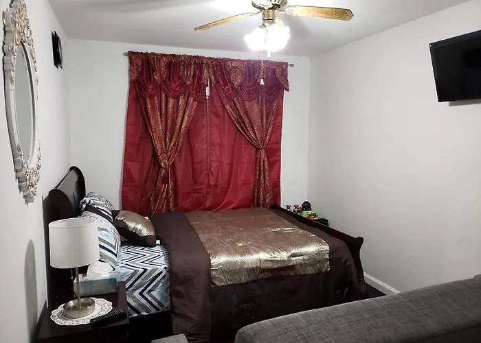 Beverly Vacation Home New York
