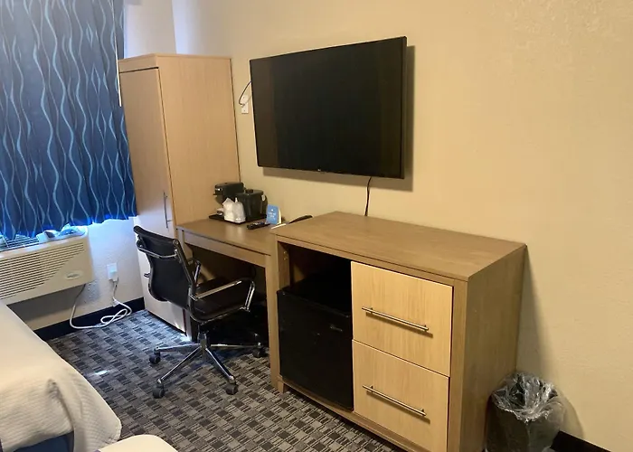 Days Inn By Wyndham Brooklyn Borough Park New York