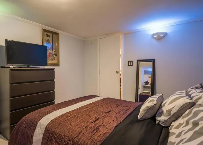 352 New York Cozy, 1 Bedroom Brownstone Apt