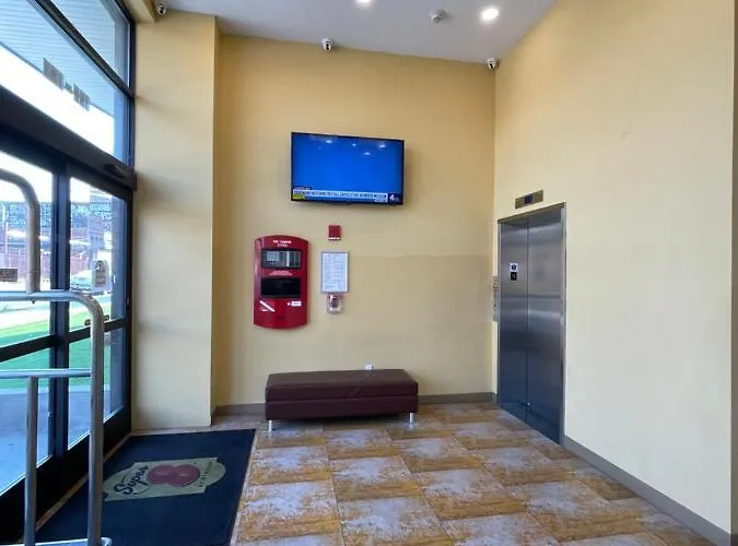 Hotel Super 8 By Wyndham Brooklyn Williamsburg New York