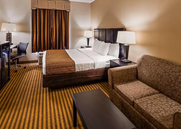 Dunkirk hotels near Dunkirk Lighthouse and Veterans Park Museum