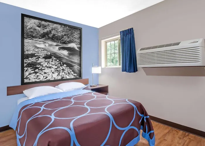 Super 8 By Wyndham Oneonta/Cooperstown Hotel
