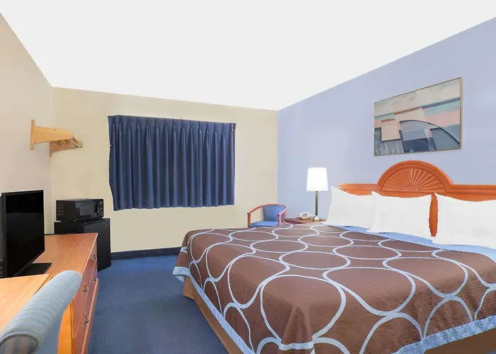 Super 8 By Wyndham Middletown Motel