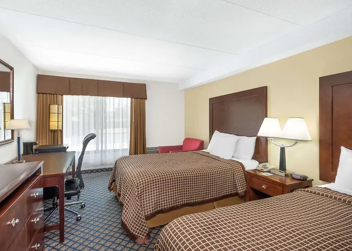 Geneva hotels near Stomping Grounds