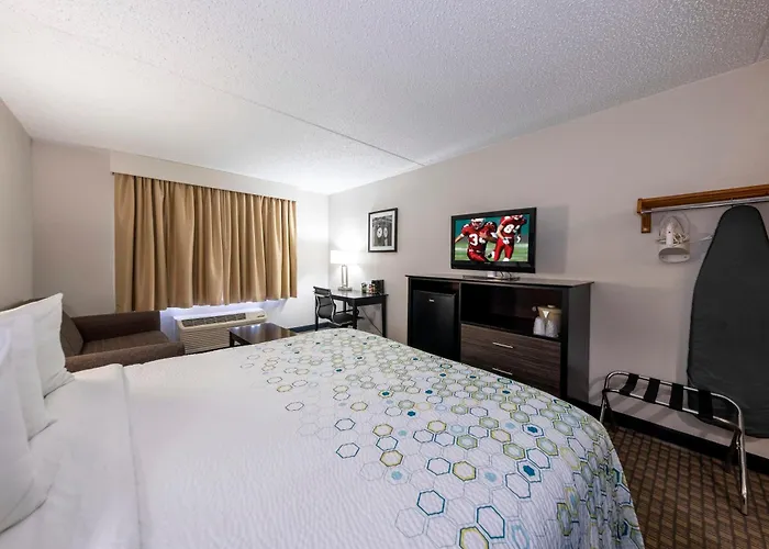 Pet friendly Hometown Inn By Red Roof East Syracuse