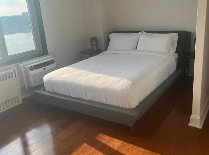 A Breathtaking Studio Overlooking The Hudson River And The City Skylines New York