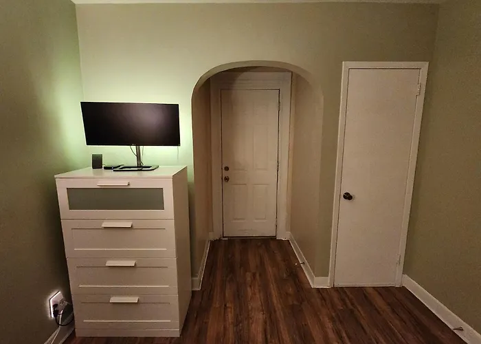 Pet friendly One Private Room In A Shared Apartment Long Beach