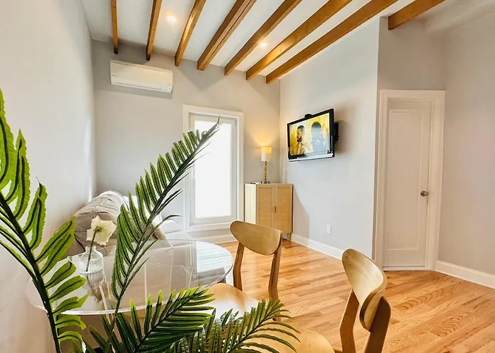 Luxury 3-Bedroom Villa In Brooklyn With Parking New York