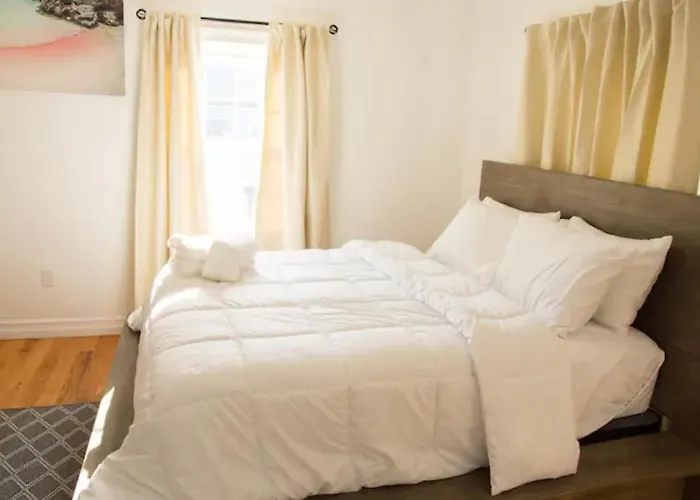 The Palace Cozy Self-Contained Unit In St. Albans Nueva York