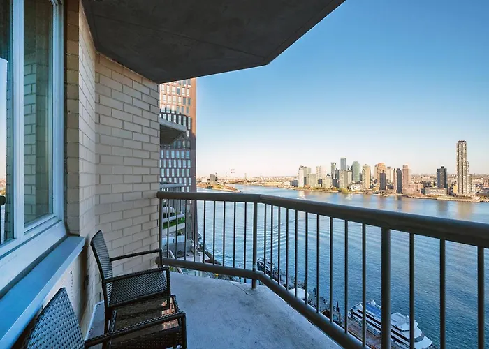 Immaculate 3 Bedroom Apartment At Midtown East New York