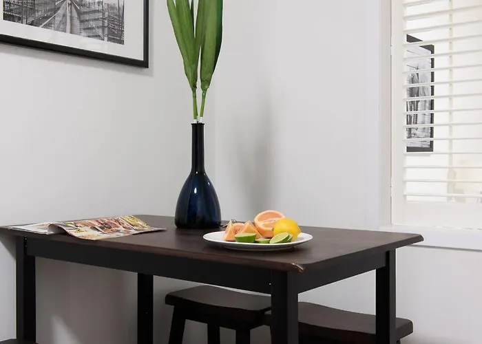1571-2N New Furnished 2Br Cpark Subway 2 Blocks Appartement New York