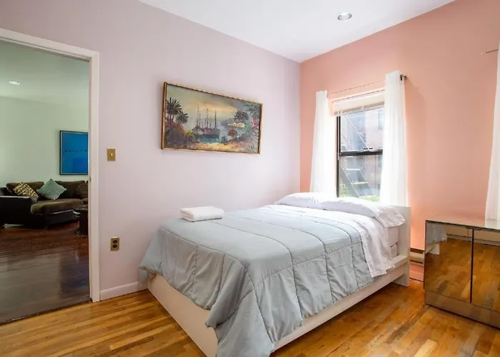 Spacious Two Bedroom Apartment In Midtown East Nova Iorque aceita animais de estimação