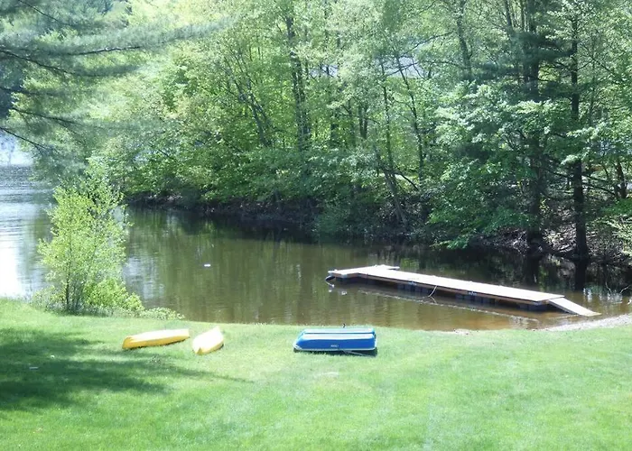 Sun Drenched Lakefront Cove Villa Monticello