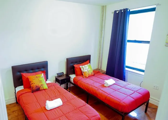 Pet friendly Oasis Ii: Central Harlem Apartment New York