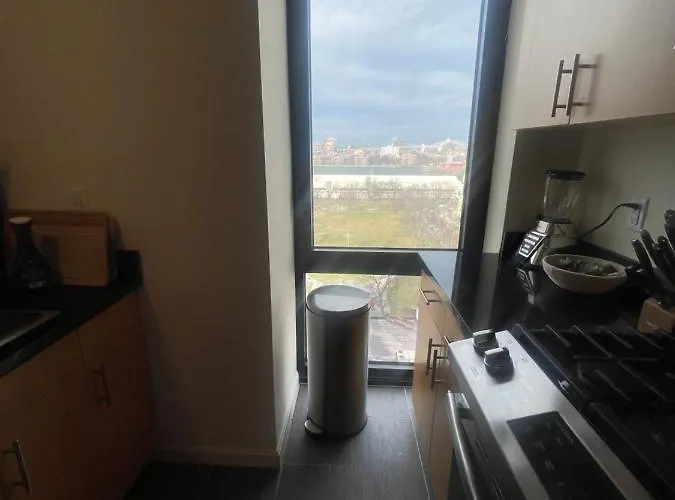 Stunning One Bedroom With Balcony Views Nova Iorque aceita animais de estimação