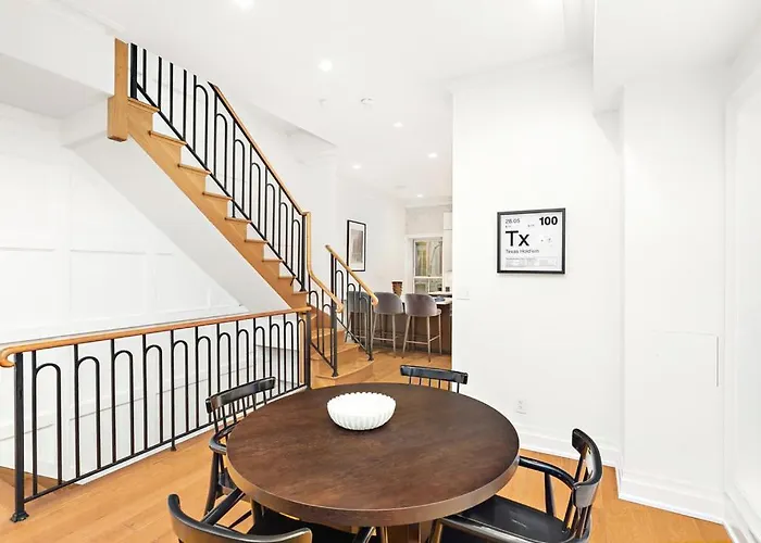 Luxurious 5 Bedroom Townhouse New York