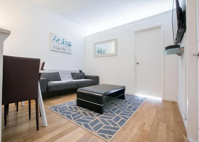 Modified Two Bedroom Apartment At Columbus Avenue New York che accetta animali
