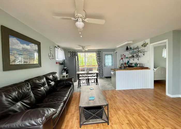 Cozy Lake Ontario Waterfront Breathtaking Views! Pulaski