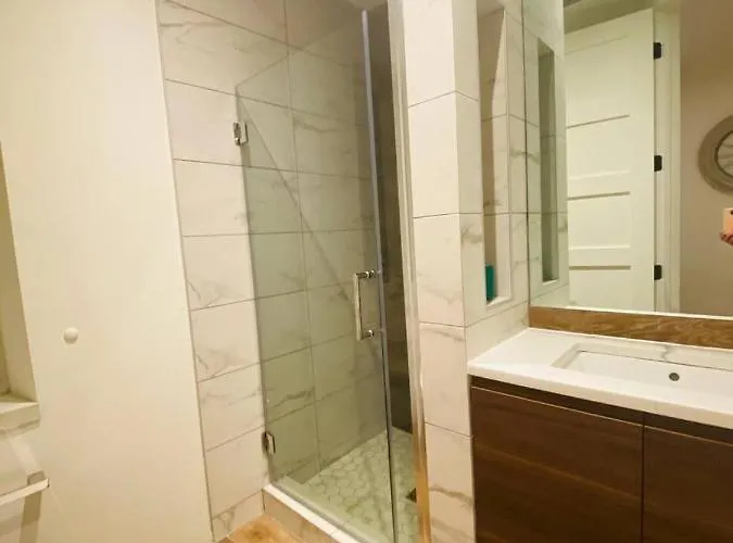 Boutique Modern Comfortable Bedroom With Its Own Bathroom New York