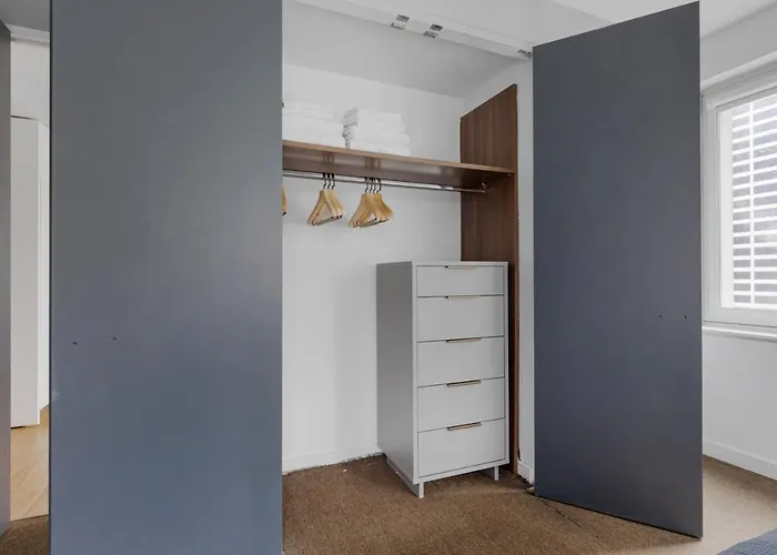 Appartement Midtown 1Br W Doorman Gym Wd Nr Rock Center Nyc-1128 à New York