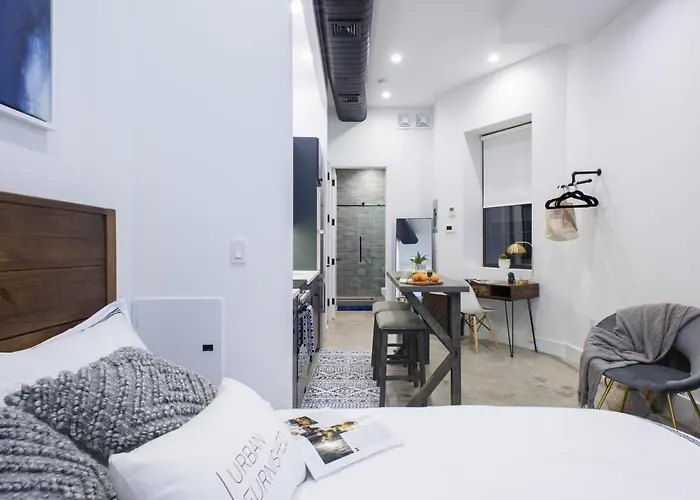 3-2 New Prime E Village Private Outdoor! New York