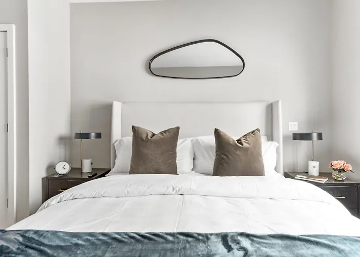 Top Notch 2 Bedroom Suite Minutes From Central Park New York