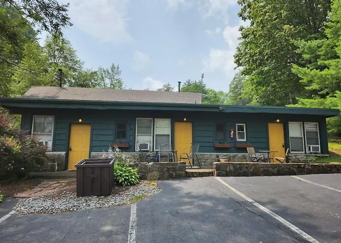 Pet friendly Adirondack Diamond Point Lodge Lake George