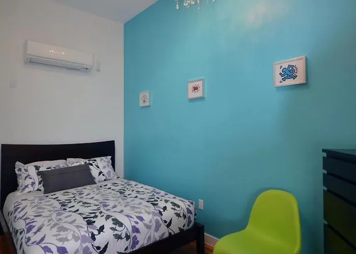 Q4 Hotel And Hostel New York