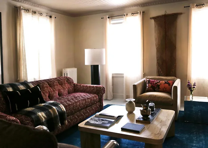 Kingston Carriage House Bed & Breakfast