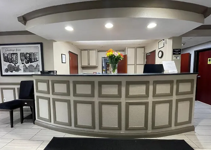 Super 8 By Wyndham Ithaca Hotel